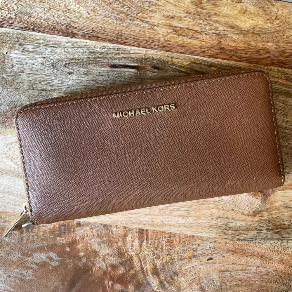 MICHAEL KORS FULL ZIP CONTINENTAL WALLET